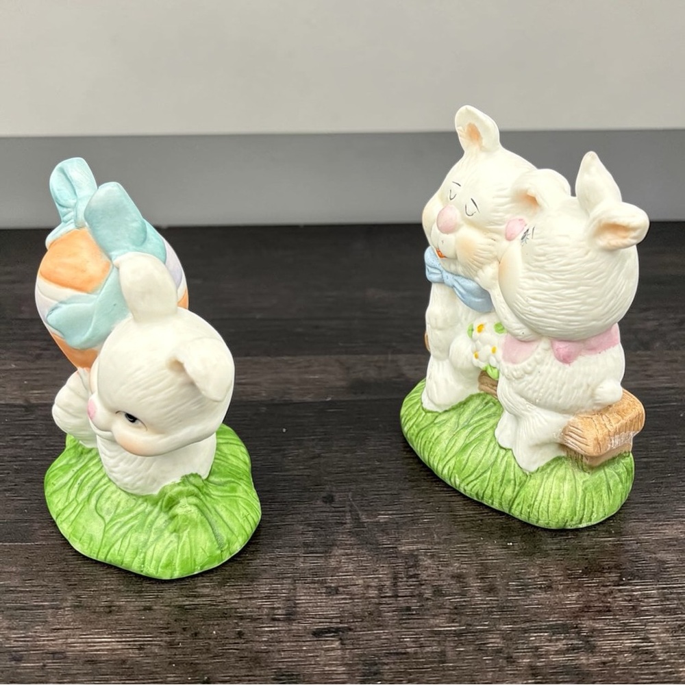 Vintage Set Of 2 Porcelain Bunny Figurines by UCGC Taiwan Couple In Love & Baby - Picture 6 of 16